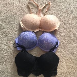 3 Victoria’s Secret bras